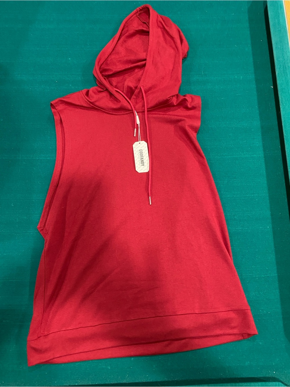 Sleeveless Workout Hoodie in Wine Red Size L